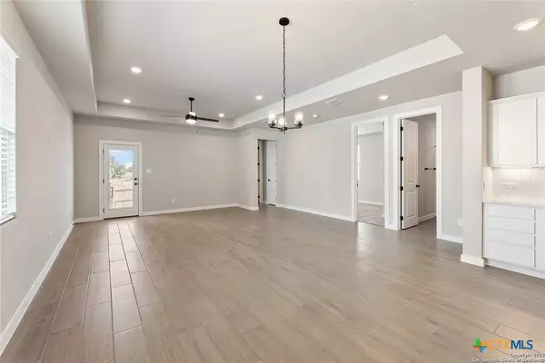 735 Langston LN, New Braunfels, TX 78130