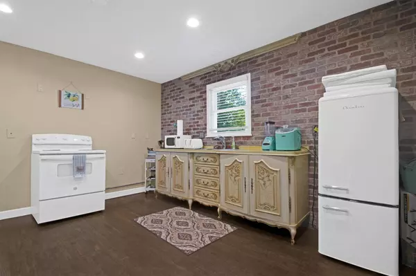 1236 S Academy Ave S, New Braunfels, TX 78130