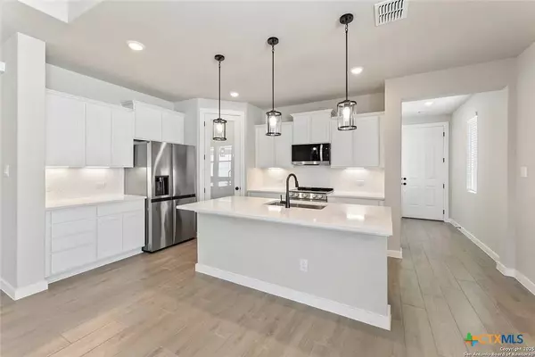 735 Langston LN, New Braunfels, TX 78130