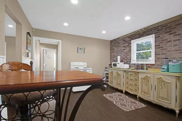 1236 S Academy Ave S, New Braunfels, TX 78130