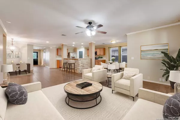 5248 Columbia Dr, Cibolo, TX 78108