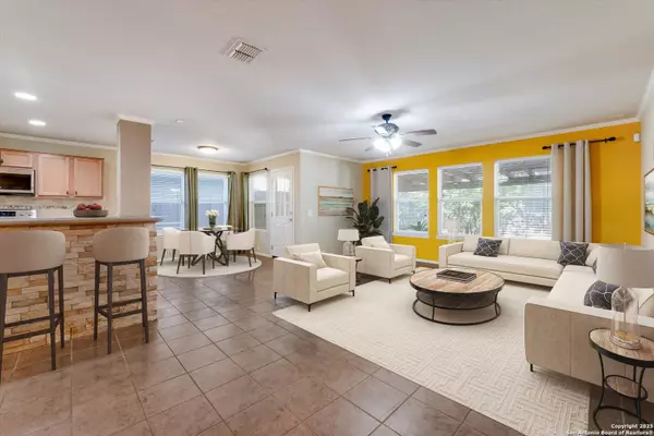 5248 Columbia Dr, Cibolo, TX 78108