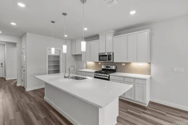 1928 Split Rock Road, New Braunfels, TX 78130