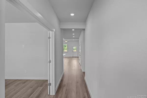 978 Manger Lane, New Braunfels, TX 78130