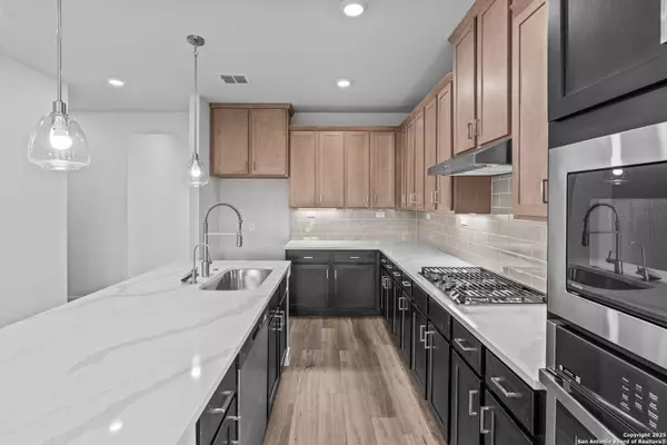 978 Manger Lane, New Braunfels, TX 78130