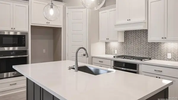 2228 Sur Avenue, New Braunfels, TX 78132
