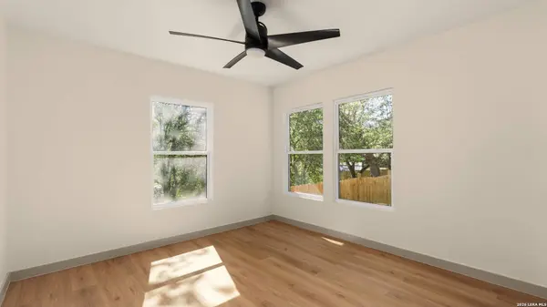 337 W MERRIWEATHER ST, New Braunfels, TX 78130