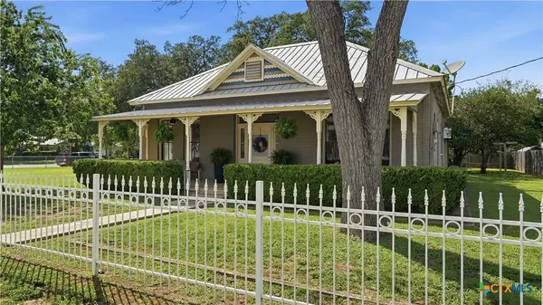 431 E Commerce ST, New Braunfels, TX 78130
