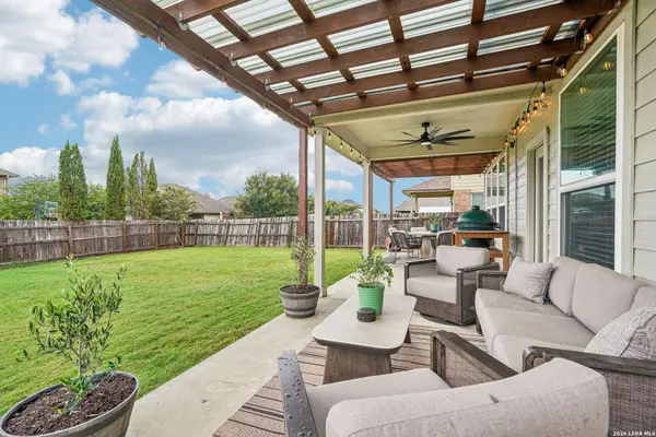 1344 LAUREN ST