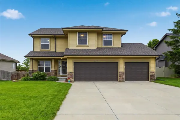 15676 King St, Bennington, NE 68007-5159
