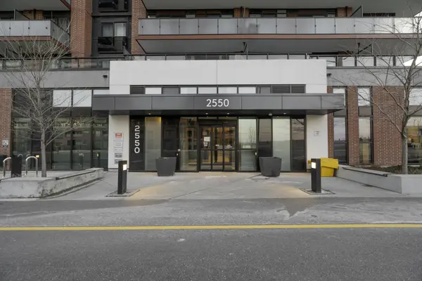 2550 Simcoe St N #715, Oshawa, L1L 0R5