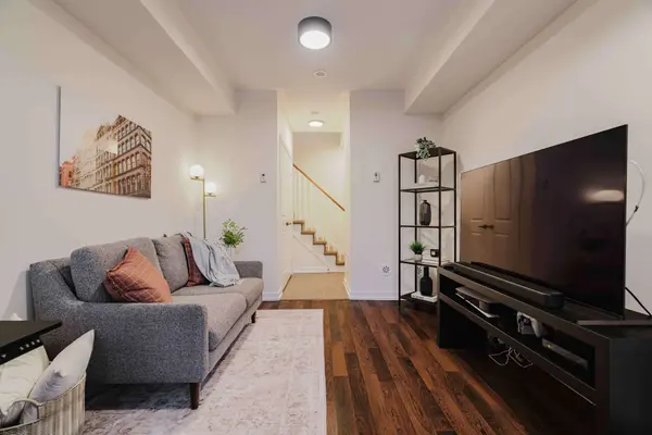 160 Glad Park Ave, Stouffville, L4A 1X1