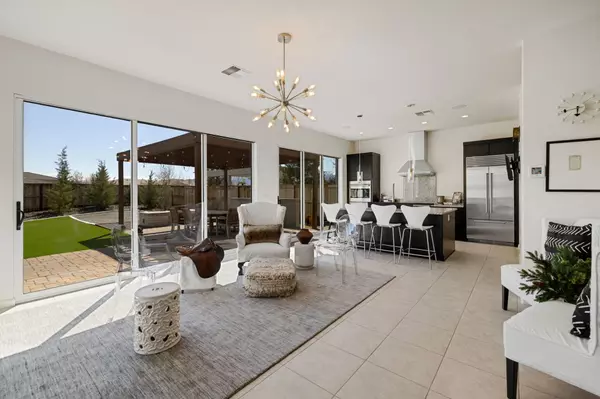 35-web-or-mls-2900 Ethelinda Way-27