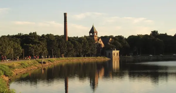 feature image of The Best and Worst Parts of Living in Chestnut Hill, Massachusetts