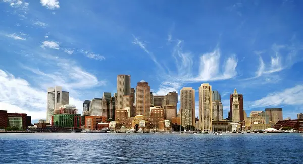 feature image of 11 Places That Made Me Fall in Love With Boston (And Why They Might Make You Want to Live Here Too)