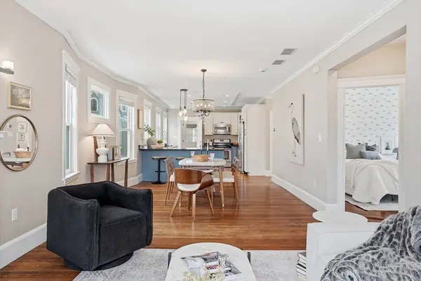 158 Pearl St #2, Newton, MA 02458