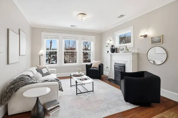 158 Pearl St #2, Newton, MA 02458
