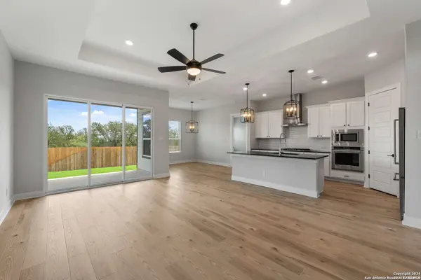 191 AZALEA ALY, Castroville, TX 78009
