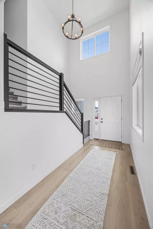 6654 Toronto DR S, Fargo, ND 58104