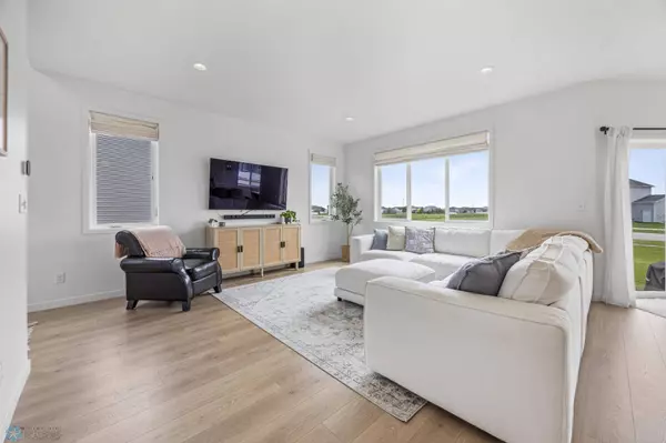 6654 Toronto DR S, Fargo, ND 58104