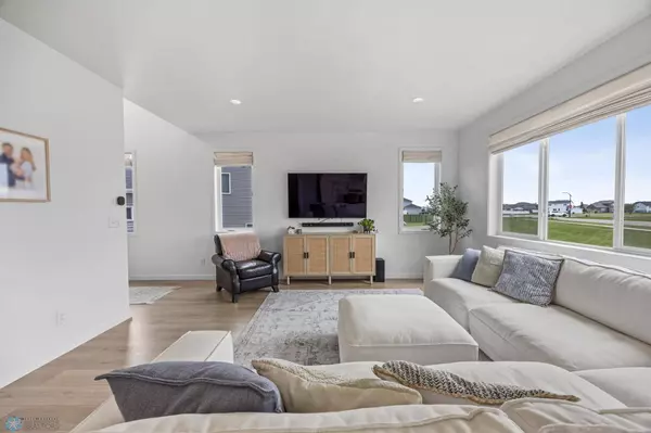 6654 Toronto DR S, Fargo, ND 58104