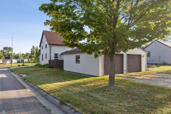 211 Hobart ST, Hawley, MN 56549