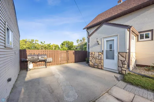 211 Hobart ST, Hawley, MN 56549