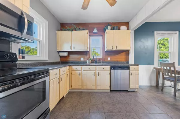 211 Hobart ST, Hawley, MN 56549