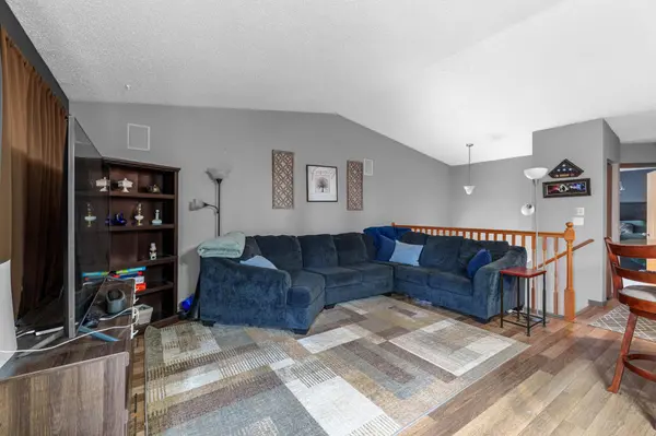 1652 10th ST W, West Fargo, ND 58078