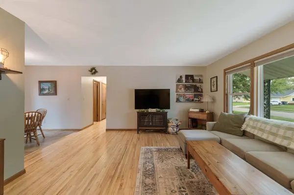 533 Maple LN, Moorhead, MN 56560