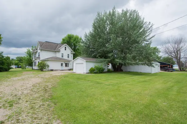 204 3rd AVE E