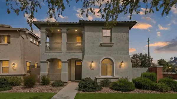 BACK ON THE MARKET! A Gilbert AZ Home With a Little More Breathing Room | 3964 E Vest Ave