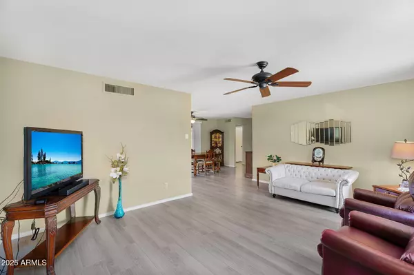 811 S 79TH Way, Mesa, AZ 85208