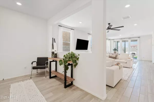 2612 W BOWKER Street, Phoenix, AZ 85041