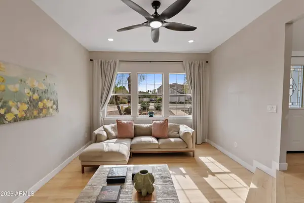 936 S LINDA Circle, Mesa, AZ 85204