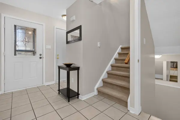 56 Victor ST, Stittsville - Munster - Richmond, ON K2S 1H8