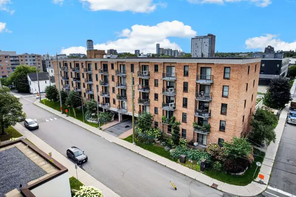 50 Burnside AVE #203, West Centre Town, ON K1Y 2M2