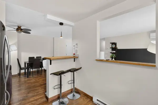 50 Burnside AVE #203, West Centre Town, ON K1Y 2M2