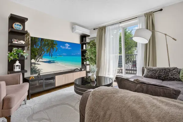 50 Burnside AVE #203, West Centre Town, ON K1Y 2M2