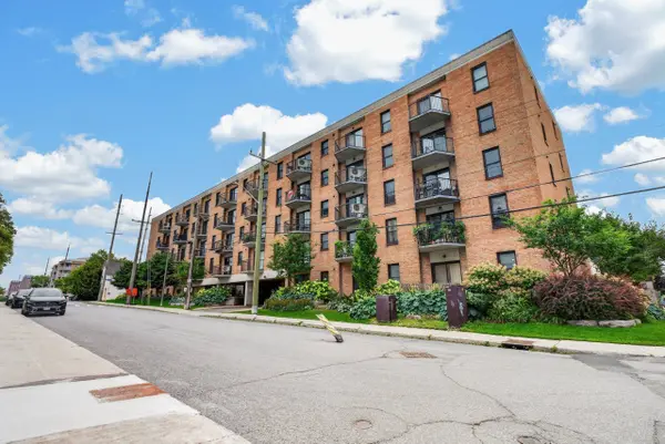 50 Burnside AVE #203