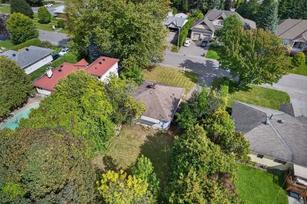868 Mountainview AVE, Britannia Heights - Queensway Terrace N And Area, ON K2B 5G2