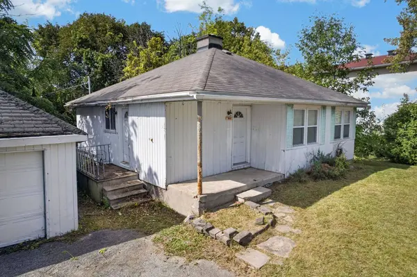 868 Mountainview AVE, Britannia Heights - Queensway Terrace N And Area, ON K2B 5G2