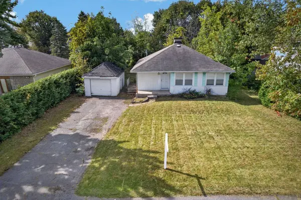 868 Mountainview AVE, Britannia Heights - Queensway Terrace N And Area, ON K2B 5G2