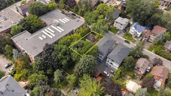 14 Stevens AVE, Vanier And Kingsview Park, ON K1K 1K5