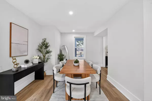 907 LAWRENCE ST NE, Washington, DC 20017