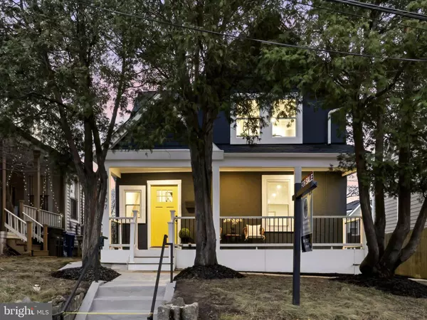 907 LAWRENCE ST NE, Washington, DC 20017