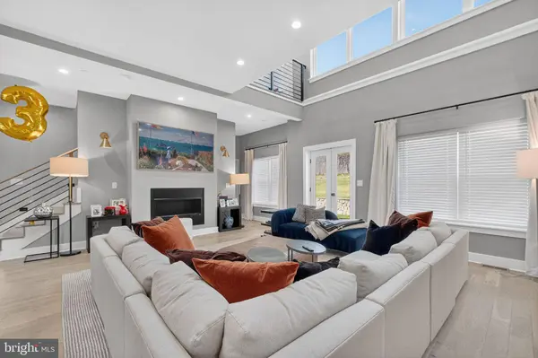 7121 W GREENVALE PKWY, Chevy Chase, MD 20815