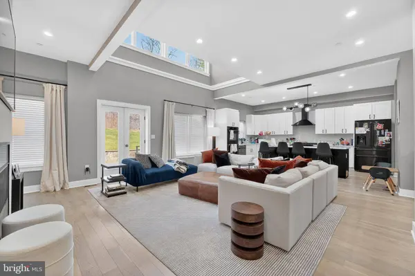 7121 W GREENVALE PKWY, Chevy Chase, MD 20815