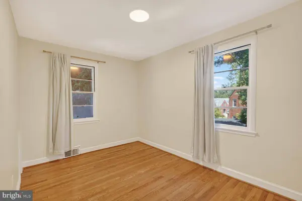 3414 HIGHWOOD DR SE, Washington, DC 20020