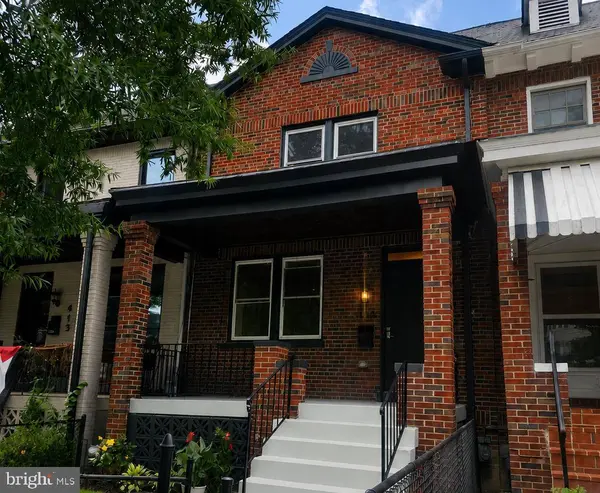413 HAMILTON ST NW, Washington, DC 20011